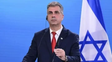 خيار المواجهة مطروح.. وزير إسرائيلي يهاجم احتمالات الاتفاق النووي بين واشنطن وطهران